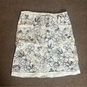 Max Studio Black and White Floral Pencil Skirt